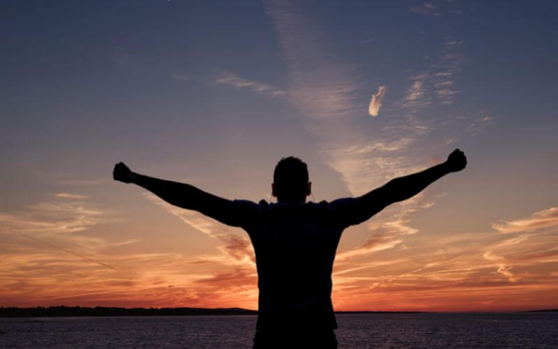 A man who raised his hands to the sky.